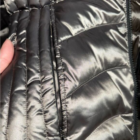 Andrew Marc packable lightweight gray hooded puffer jacket with bag EUC - Picture 2 of 12